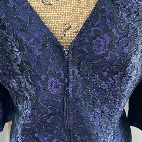 Beautiful vintage dress. Dark purple. Dress w/skirt that is detachable. - Picture 7 of 14